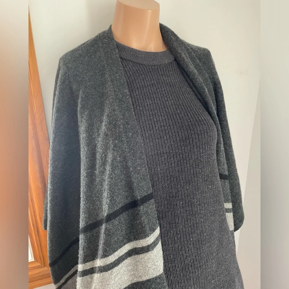 ❄️ Wool scarf shawl wrap cape jacket cardigan GAP fringe poncho scarf sweater - Picture 11 of 12